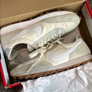 Nike women’s daybreak sneakers